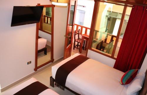 Aguas Calientes Hotel | Inti Pacha Palace Machupicchu