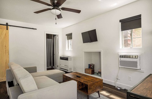 Big Bear Lake House | Into the Woods Bungalow - Romantic Vacation!