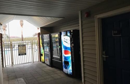 Florida Center Hotel | InTown Suites Extended Stay Orlando FL - Universal