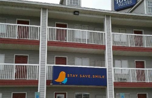 Crown Meadows Hotel | InTown Suites Extended Stay San Antonio TX - Seaworld