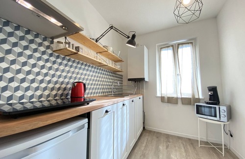 Avignon City Centre Apartment | INTRA-MUROS ★ PRIVATE PARKING ★ SELF CHECK-IN ★ 50" SMART TV