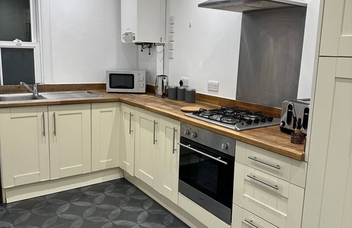 Highbury Apartment | Inviting 1-Bed flat in Islington