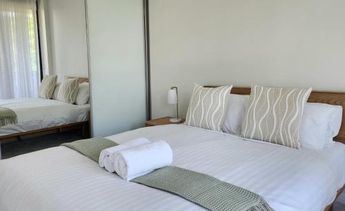 Barton Apartment | Inviting 2BR by Lake Burley Griffin and Shops - Hosted by Canstay