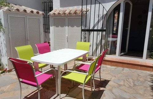 Marina de Casares House | Inviting 3-Bed House in Marina de Casares