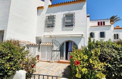 Marina de Casares House | Inviting 3-Bed House in Marina de Casares