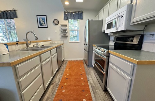 Creekside Meadows House | Inviting Family Retreat w/Hot Tub in Driggs