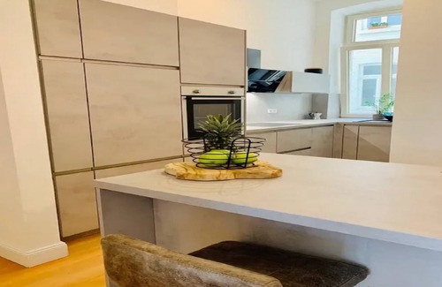 Straubing House | Inviting holiday home with balcony or terrace