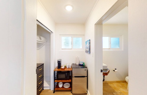 Kings Beach Ski Chalet | Inviting hotel with lakeview, golf, skiing, WiFi, & Netflix