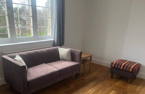 Banbury Apartment | Inviting No.6 Pointe