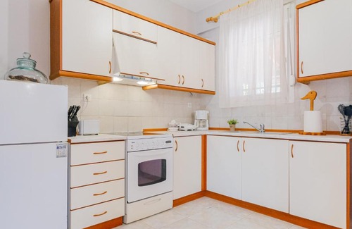 Afytos House | IOLI by halu! 3BD family house with private garden