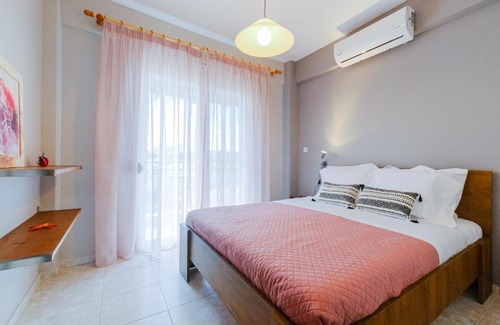 Afytos House | IOLI by halu! 3BD family house with private garden