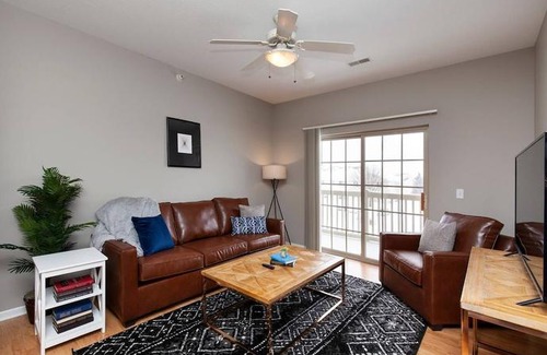 Ames Apartment | Iowa State University Flat + Pool