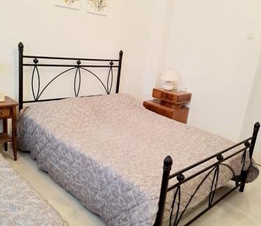 Piraeus Apartment | Iris' Home