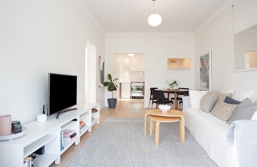 Darling Point Apartment | IS 4/46 New Beach in Darling Point