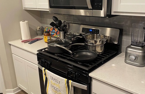 Ankeny House | Is this Heaven? No It’s Iowa!n4-bedroom home on pond in welcoming Ankeny w/Wifi