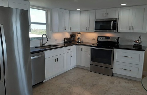 Tavernier Condo | Islamorada Lovely Panoramic Ocean VIEWS! Oceanfront Corner Condo, Pool, More!