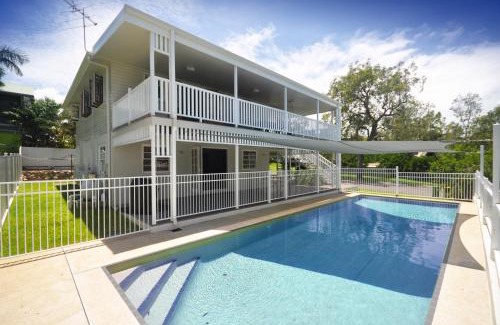 Picnic Bay House | Island Adventure Holiday House