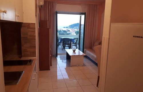 Kali Apartment | Island Apartment with Sea Sight Balcony and Pool