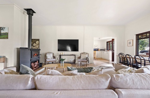 Yelverton Ski Chalet | Island Brook Estate Vineyard and Chalets