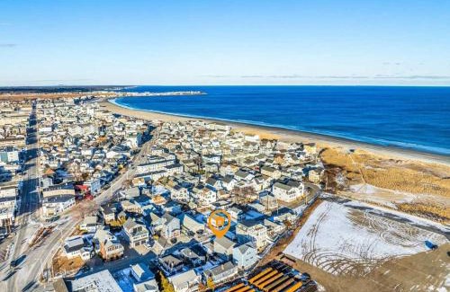 Hampton House | Island Escape Steps to Beach AC Updated