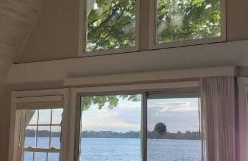 Cassopolis Cottage | Island Get Away – Lakefront Cottage on Beautiful Diamond Lake with Private Beach