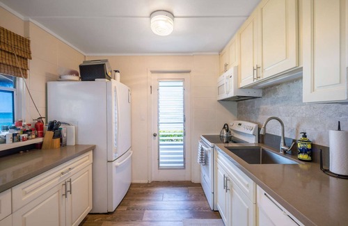 Waialua Cottage | Island Jewel — Ocean Front North Shore Paradise