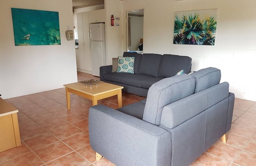 Nelly Bay Apartment | Island Palms Resort