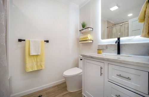 Honolulu House | Island Paradise home 5 min from the beach