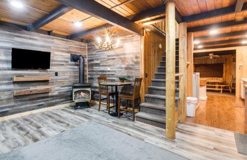 Island Park House | Island Park Cabin Getaway Less Than 24 Mi to Yellowstone!