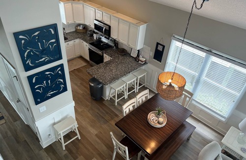 Ocean Isle Beach House | Island Park Home on the water! Short walk to beach. Sleeps 9