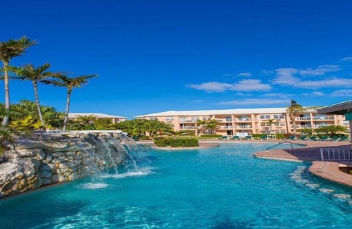 Williams Town Resort | Island Seas Resort