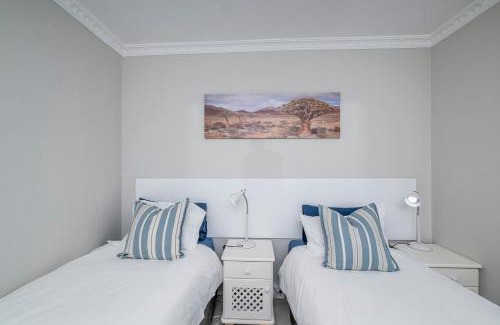 Bloubergstrand Apartment | Island view on Clam