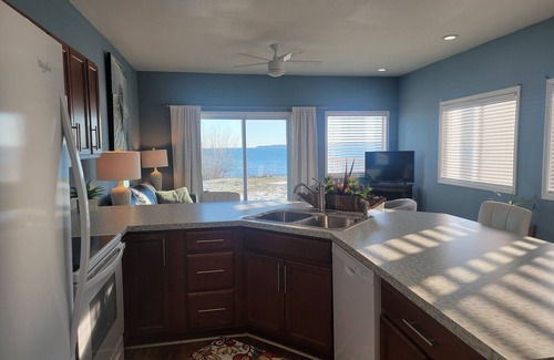 St Ignace Apartment | Islands View Condo- Waterfront