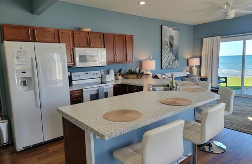 St Ignace Apartment | Islands View Condo- Waterfront