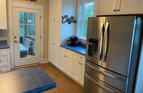 Emerald Isle House | Isle Be Back - Quiet Street - Beach Front Parking