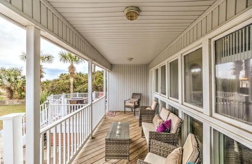 Golden Mile House | Isle Of The Palms 9 Bedroom Home