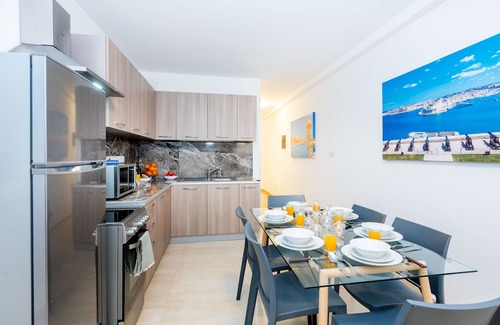 Bugibba Apartment | Islet Seafront Family Apartment