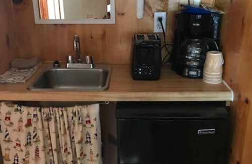 Trenton Apartment | Isleview Cottage 2 - Detached, dog friendly!