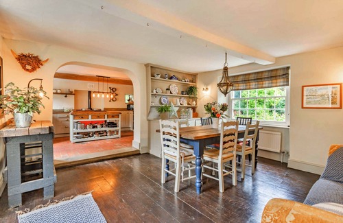 Thrapston House | Islip Mill House - Beautiful Riverside Home