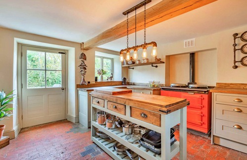 Thrapston House | Islip Mill House - Beautiful Riverside Home