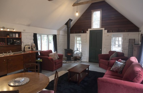 Yendon Cottage | Isn't it about time you stayed in the Dam Cottage?