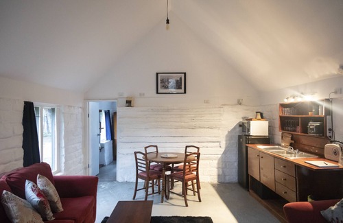 Yendon Cottage | Isn't it about time you stayed in the Dam Cottage?