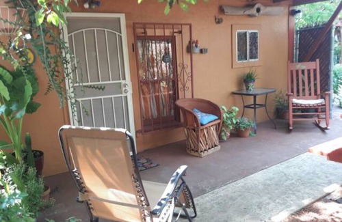 Jefferson Apartment | Isolation Perfection! Studio apartment in a garden!