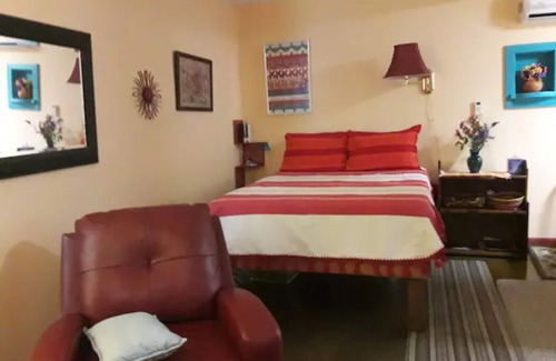 Jefferson Apartment | Isolation Perfection! Studio apartment in a garden!