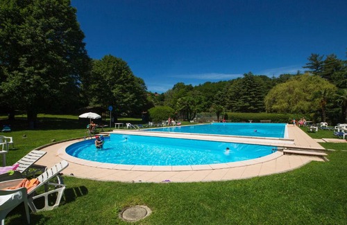 Ispra House | Ispra Villa Sleeps 6 Pool