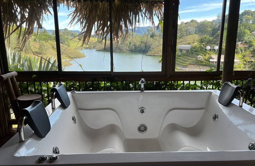 El Penol Cabin | ISRAEL Suite 4 people with jacuzzi and lake view