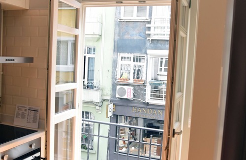Cihangir Apartment | İstanbul Guesthouse (Adults Only 12+)