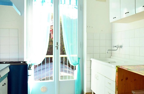 Marina di Castagneto Carducci Apartment | Apartment with veranda and garden just 300 meters from the sea