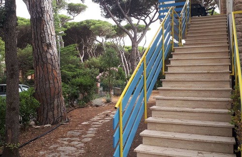 Marina di Castagneto Carducci Apartment | Apartment with veranda and garden just 300 meters from the sea