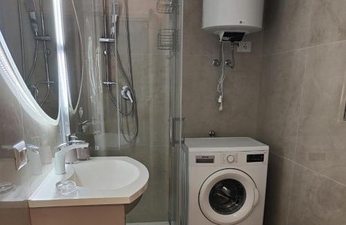 Contrada Taverna Apartment | Maxine Mare Blu - Sleeps 4 - 3 Mins To Beach